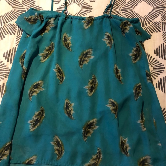 Teal feather tank - Picture 3 of 4
